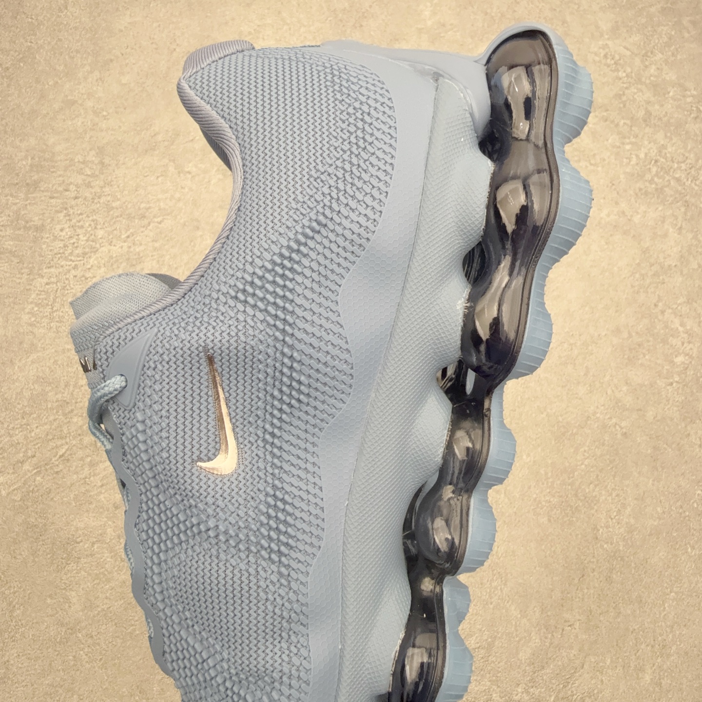 NK AIR LIQUID MAX 2026S 毒箭蛙新款气垫跑步鞋 Liquid Max 传承四十年 