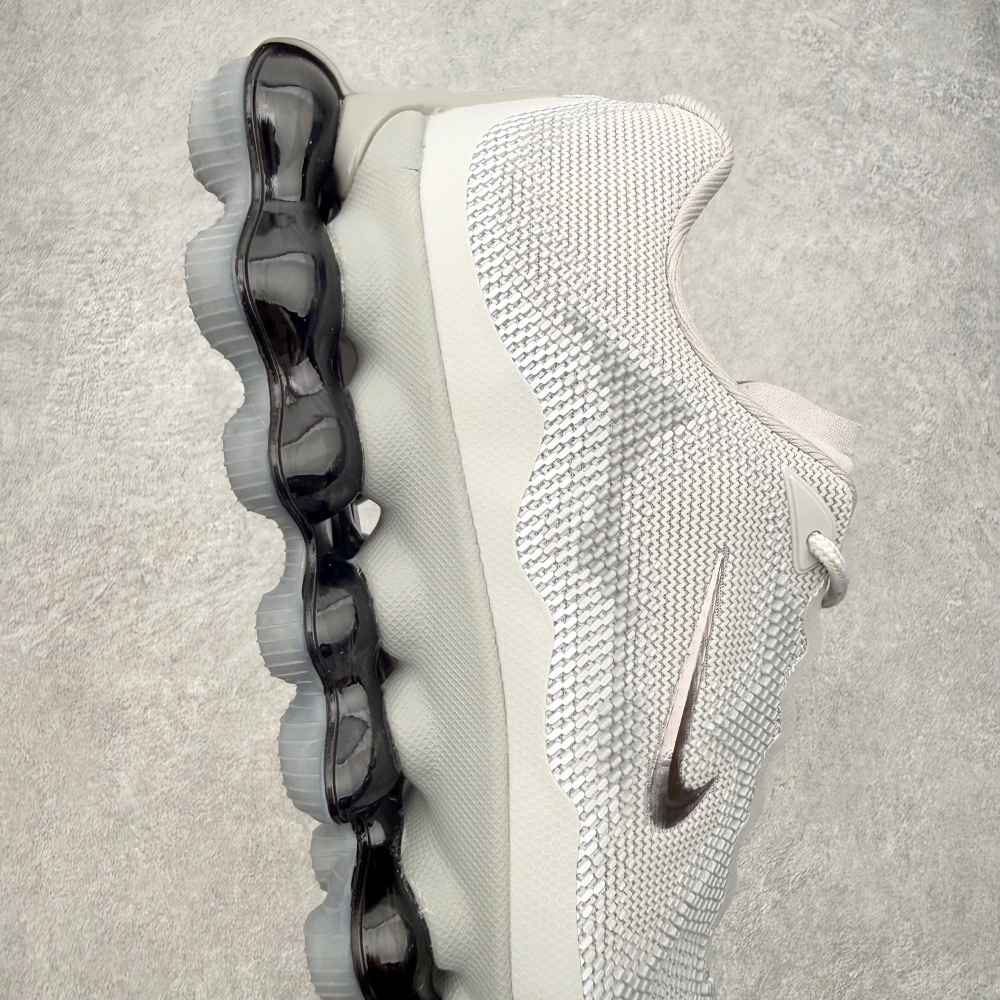 NK AIR LIQUID MAX 2026S 毒箭蛙新款气垫跑步鞋 Liquid Max 传承四十年 