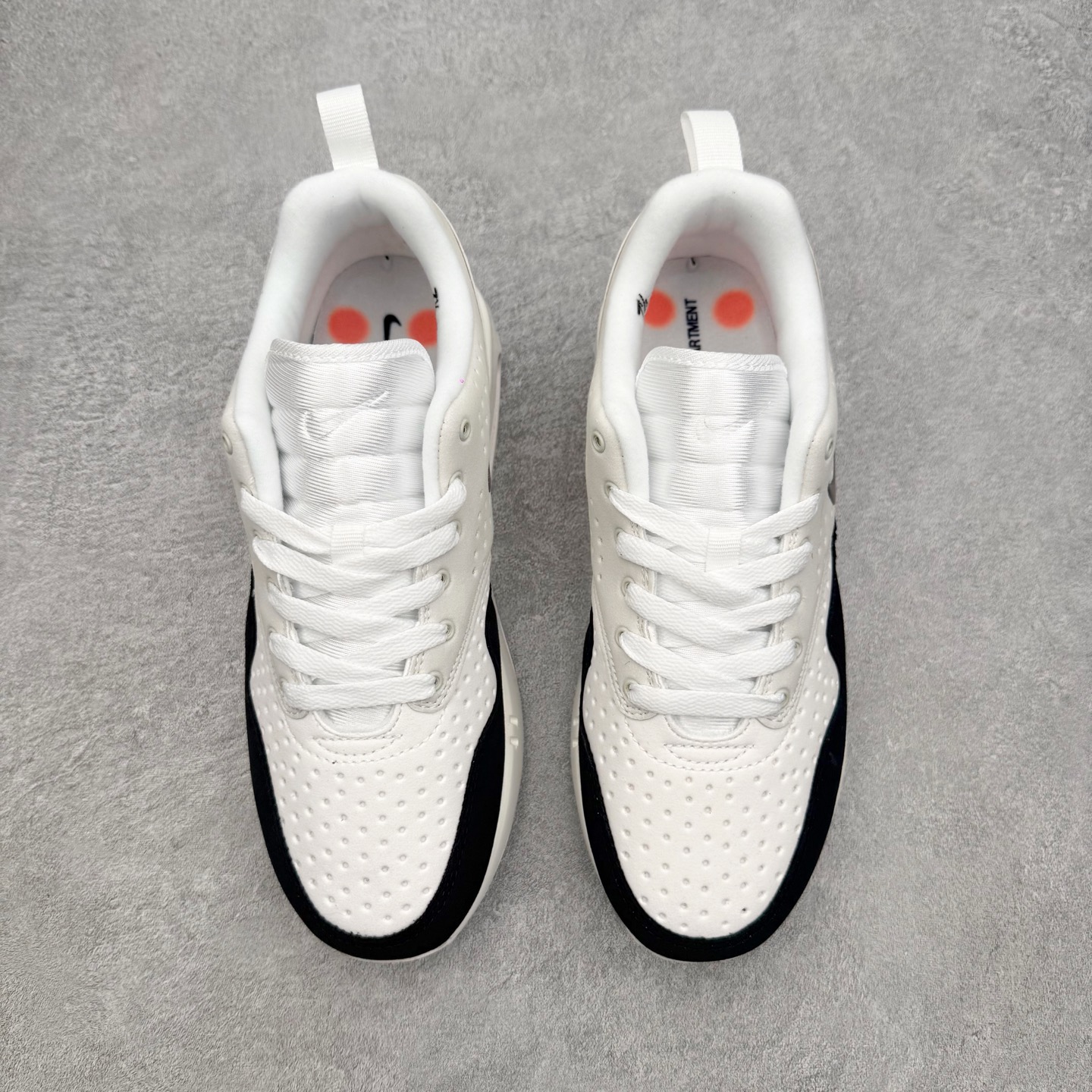 NK Air Max 1 初代复古气垫慢跑鞋 由Tinker Hatfeld和Mark Parker在1
