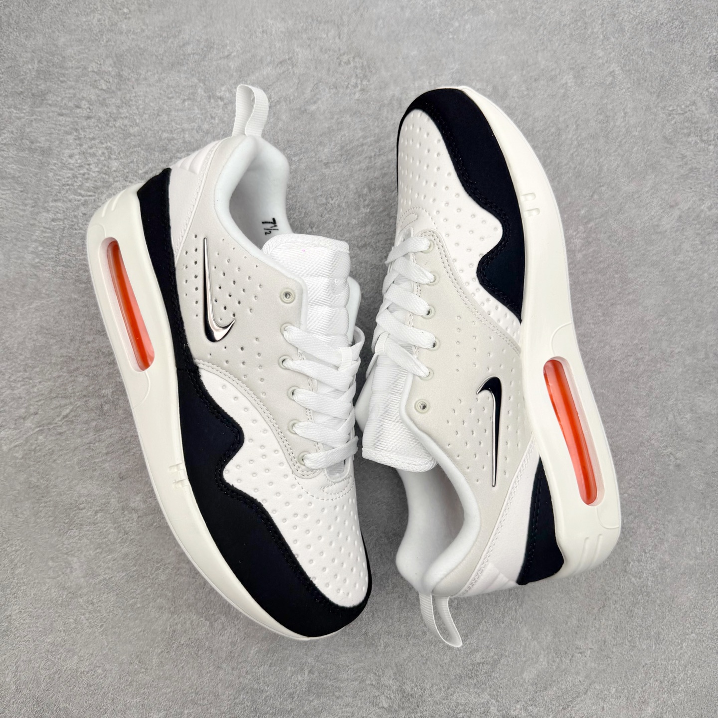 NK Air Max 1 初代复古气垫慢跑鞋 由Tinker Hatfeld和Mark Parker在1