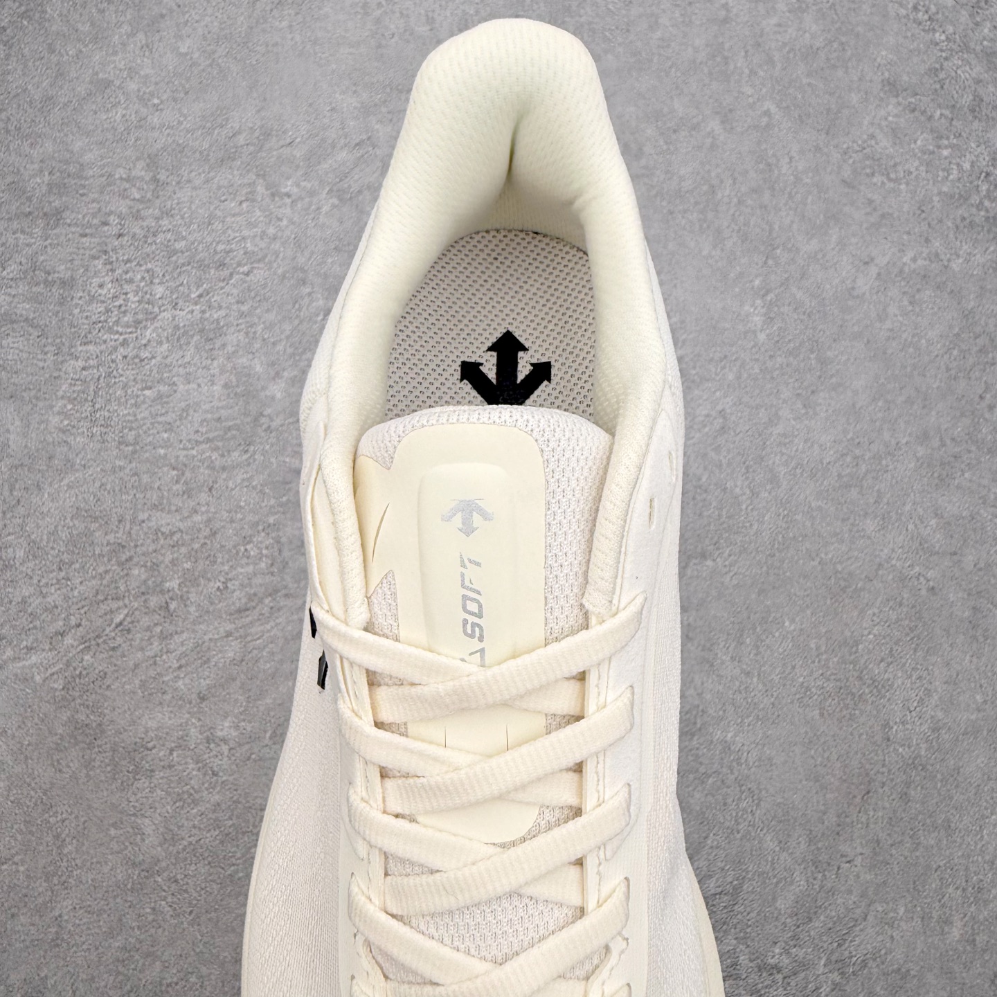 迪桑特DESCENTE Run Step Z-FOAM缓震 轻盈舒适柔软透气 低帮 休闲城市通勤 跑步鞋