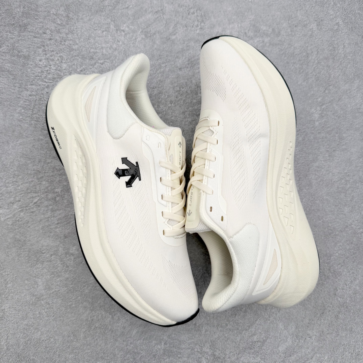 迪桑特DESCENTE Run Step Z-FOAM缓震 轻盈舒适柔软透气 低帮 休闲城市通勤 跑步鞋