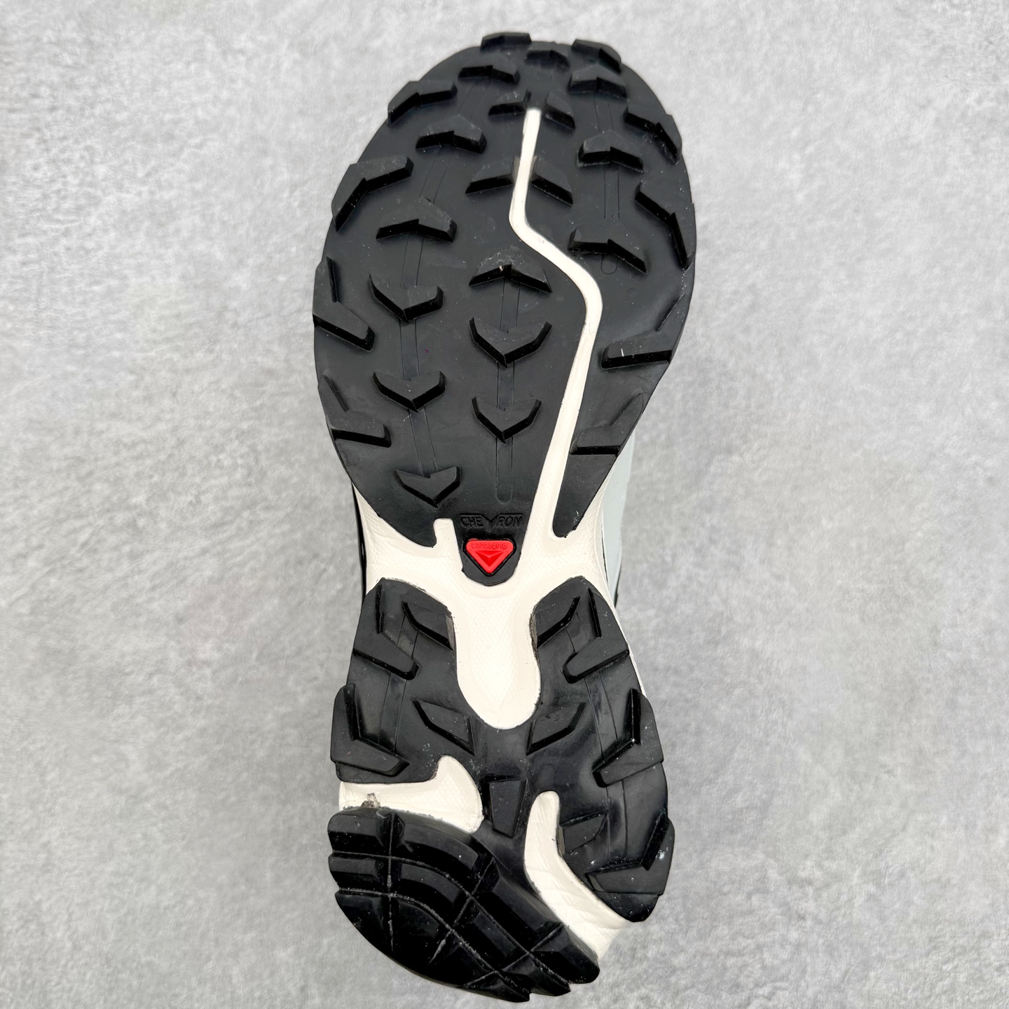 ＃纯原福利‼️Salomon 萨洛蒙 XT-6 复古机能户外跑鞋 这双XT-6 鞋面以锯齿状的包裹系统呈
