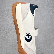 Converse Run Star Trainer复古松紧带 芭蕾风玛丽珍德训鞋鞋型设计采用浅口芭蕾鞋轮 Converse Run Star Trainer复古松紧带 芭蕾风玛丽珍德训鞋鞋型设计采用浅口芭蕾鞋轮