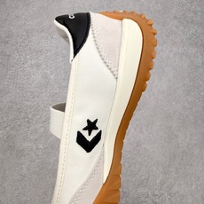 Converse Run Star Trainer复古松紧带 芭蕾风玛丽珍德训鞋鞋型设计采用浅口芭蕾鞋轮 Converse Run Star Trainer复古松紧带 芭蕾风玛丽珍德训鞋鞋型设计采用浅口芭蕾鞋轮