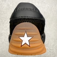 Converse Run Star Trainer复古松紧带 芭蕾风玛丽珍德训鞋鞋型设计采用浅口芭蕾鞋轮 Converse Run Star Trainer复古松紧带 芭蕾风玛丽珍德训鞋鞋型设计采用浅口芭蕾鞋轮