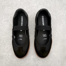 Converse Run Star Trainer复古松紧带 芭蕾风玛丽珍德训鞋鞋型设计采用浅口芭蕾鞋轮 Converse Run Star Trainer复古松紧带 芭蕾风玛丽珍德训鞋鞋型设计采用浅口芭蕾鞋轮