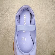 Converse Run Star Trainer复古松紧带 芭蕾风玛丽珍德训鞋鞋型设计采用浅口芭蕾鞋轮 Converse Run Star Trainer复古松紧带 芭蕾风玛丽珍德训鞋鞋型设计采用浅口芭蕾鞋轮