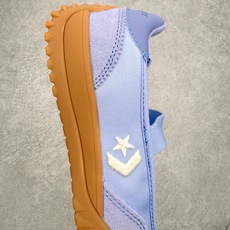 Converse Run Star Trainer复古松紧带 芭蕾风玛丽珍德训鞋鞋型设计采用浅口芭蕾鞋轮 Converse Run Star Trainer复古松紧带 芭蕾风玛丽珍德训鞋鞋型设计采用浅口芭蕾鞋轮
