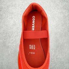Converse Run Star Trainer复古松紧带 芭蕾风玛丽珍德训鞋鞋型设计采用浅口芭蕾鞋轮 Converse Run Star Trainer复古松紧带 芭蕾风玛丽珍德训鞋鞋型设计采用浅口芭蕾鞋轮