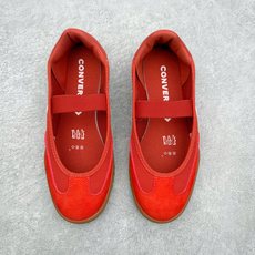 Converse Run Star Trainer复古松紧带 芭蕾风玛丽珍德训鞋鞋型设计采用浅口芭蕾鞋轮 Converse Run Star Trainer复古松紧带 芭蕾风玛丽珍德训鞋鞋型设计采用浅口芭蕾鞋轮