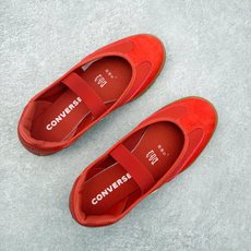 Converse Run Star Trainer复古松紧带 芭蕾风玛丽珍德训鞋鞋型设计采用浅口芭蕾鞋轮 Converse Run Star Trainer复古松紧带 芭蕾风玛丽珍德训鞋鞋型设计采用浅口芭蕾鞋轮