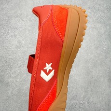 Converse Run Star Trainer复古松紧带 芭蕾风玛丽珍德训鞋鞋型设计采用浅口芭蕾鞋轮 Converse Run Star Trainer复古松紧带 芭蕾风玛丽珍德训鞋鞋型设计采用浅口芭蕾鞋轮