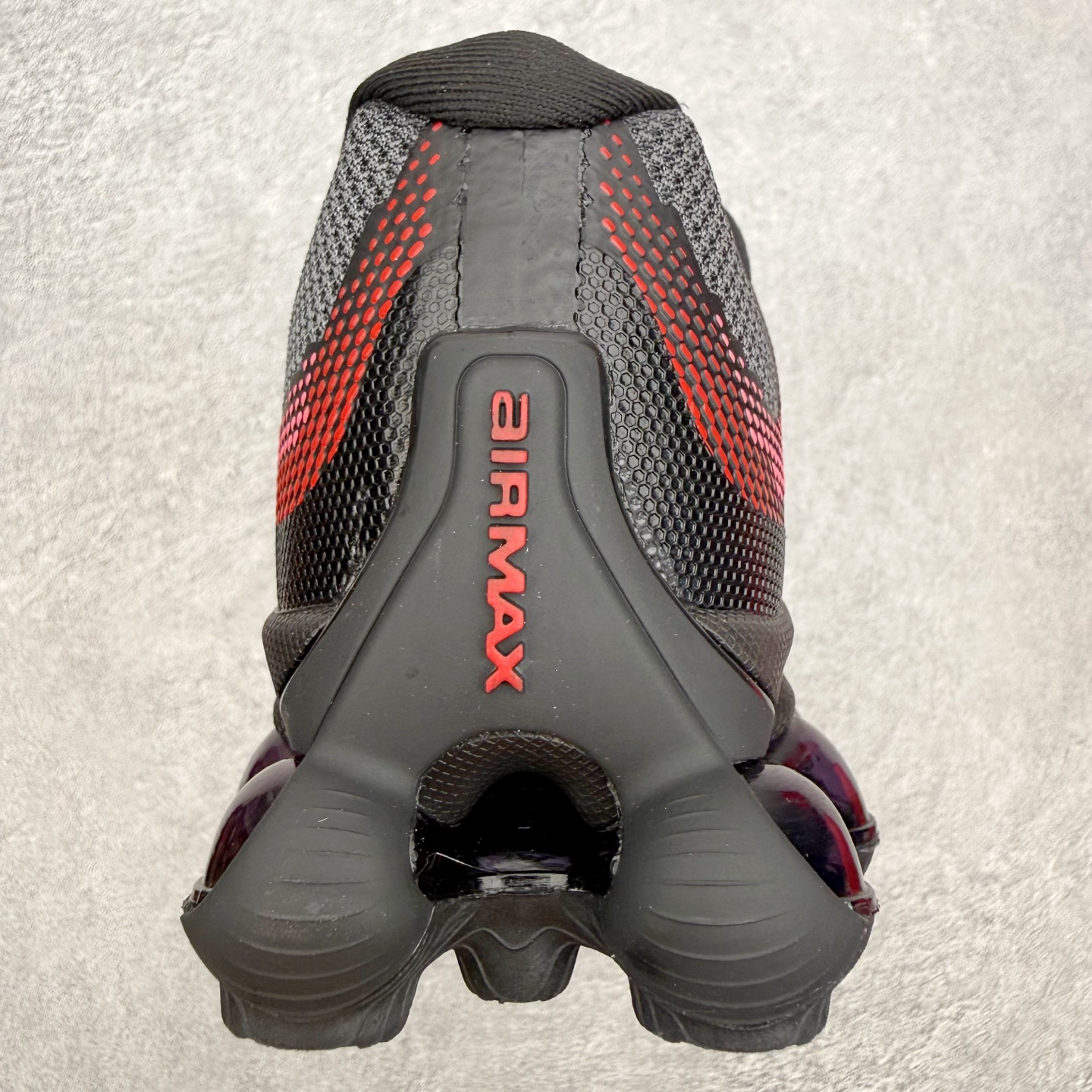 NK AIR LIQUID MAX 2026S 毒箭蛙新款气垫跑步鞋 Liquid Max 传承四十年 
