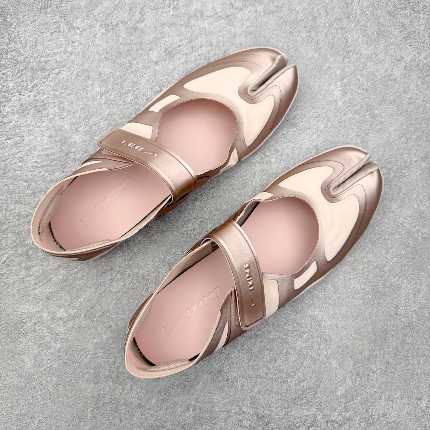 NK × SKIMS Air Rift 舒适贴合 低帮 生活休闲鞋 实拍调校N版已经零色差零失真 百分百