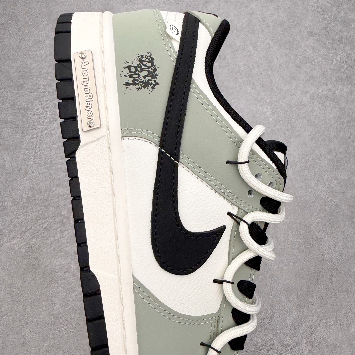 ＃YC纯原 NK Dunk Low 黑粉拿铁 DD1391-100 当酷飒的黑色，遇上温柔的拿铁粉，经典
