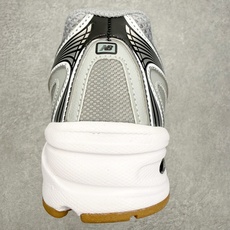 New Balance MR740 NB新百伦系列复古老爹风休闲运动慢跑鞋 采用轻质牛剖革拼接透气网眼衬 New Balance MR740 NB新百伦系列复古老爹风休闲运动慢跑鞋 采用轻质牛剖革拼接透气网眼衬