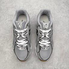 New Balance MR740 NB新百伦系列复古老爹风休闲运动慢跑鞋 采用轻质牛剖革拼接透气网眼衬 New Balance MR740 NB新百伦系列复古老爹风休闲运动慢跑鞋 采用轻质牛剖革拼接透气网眼衬