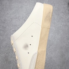 Golden Goose Super-Star GGDB 小脏鞋休闲时尚板鞋 设计有一种不修边幅的酷感 Golden Goose Super-Star GGDB 小脏鞋休闲时尚板鞋 设计有一种不修边幅的酷感