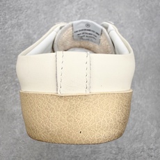 Golden Goose Super-Star GGDB 小脏鞋休闲时尚板鞋 设计有一种不修边幅的酷感 Golden Goose Super-Star GGDB 小脏鞋休闲时尚板鞋 设计有一种不修边幅的酷感