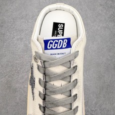 Golden Goose Super-Star GGDB 小脏鞋休闲时尚板鞋 设计有一种不修边幅的酷感 Golden Goose Super-Star GGDB 小脏鞋休闲时尚板鞋 设计有一种不修边幅的酷感