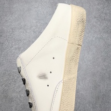 Golden Goose Super-Star GGDB 小脏鞋休闲时尚板鞋 设计有一种不修边幅的酷感 Golden Goose Super-Star GGDB 小脏鞋休闲时尚板鞋 设计有一种不修边幅的酷感