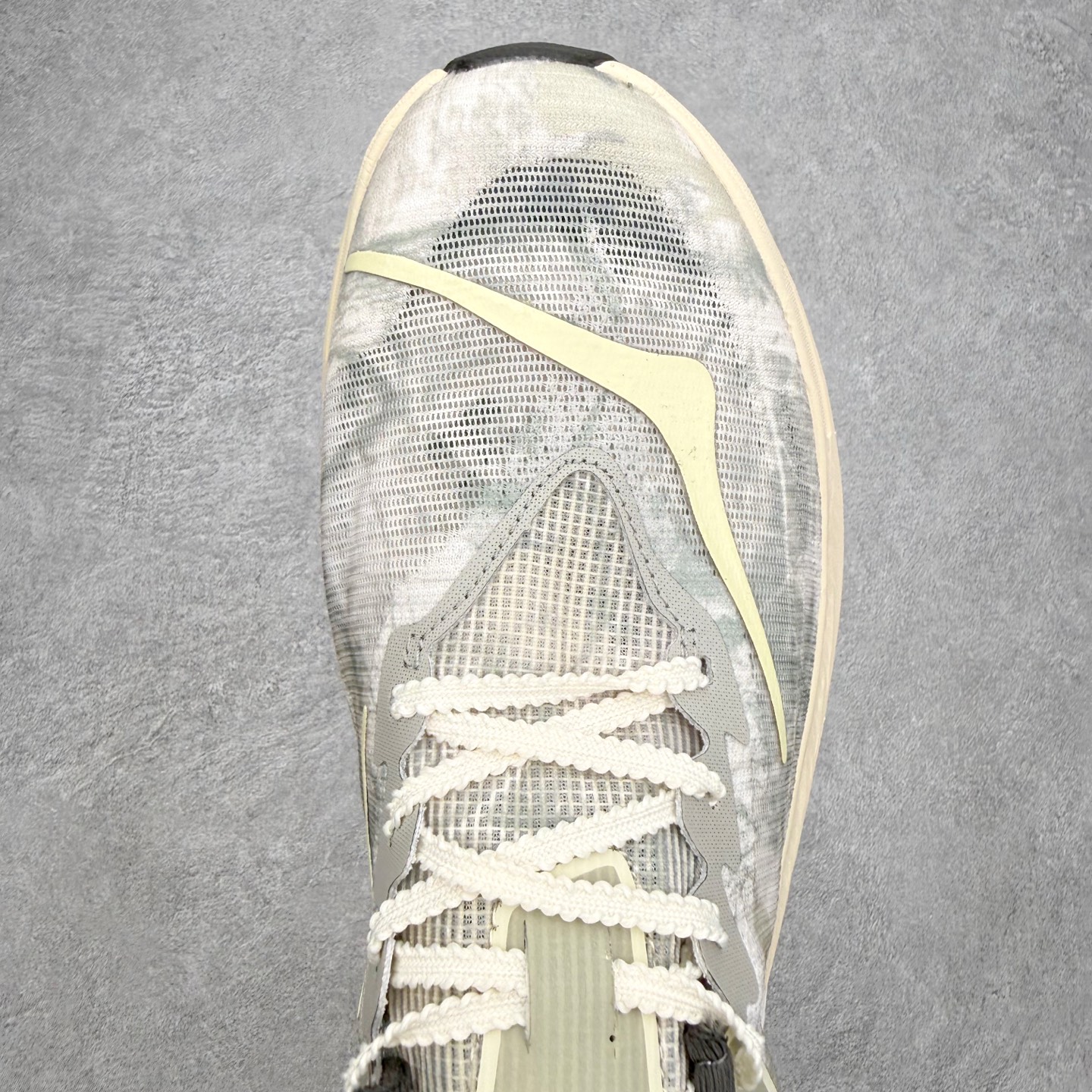 HOKA ONE ONE × John Elliott Rocket X 3 舒适贴合跑步鞋 男女同款 