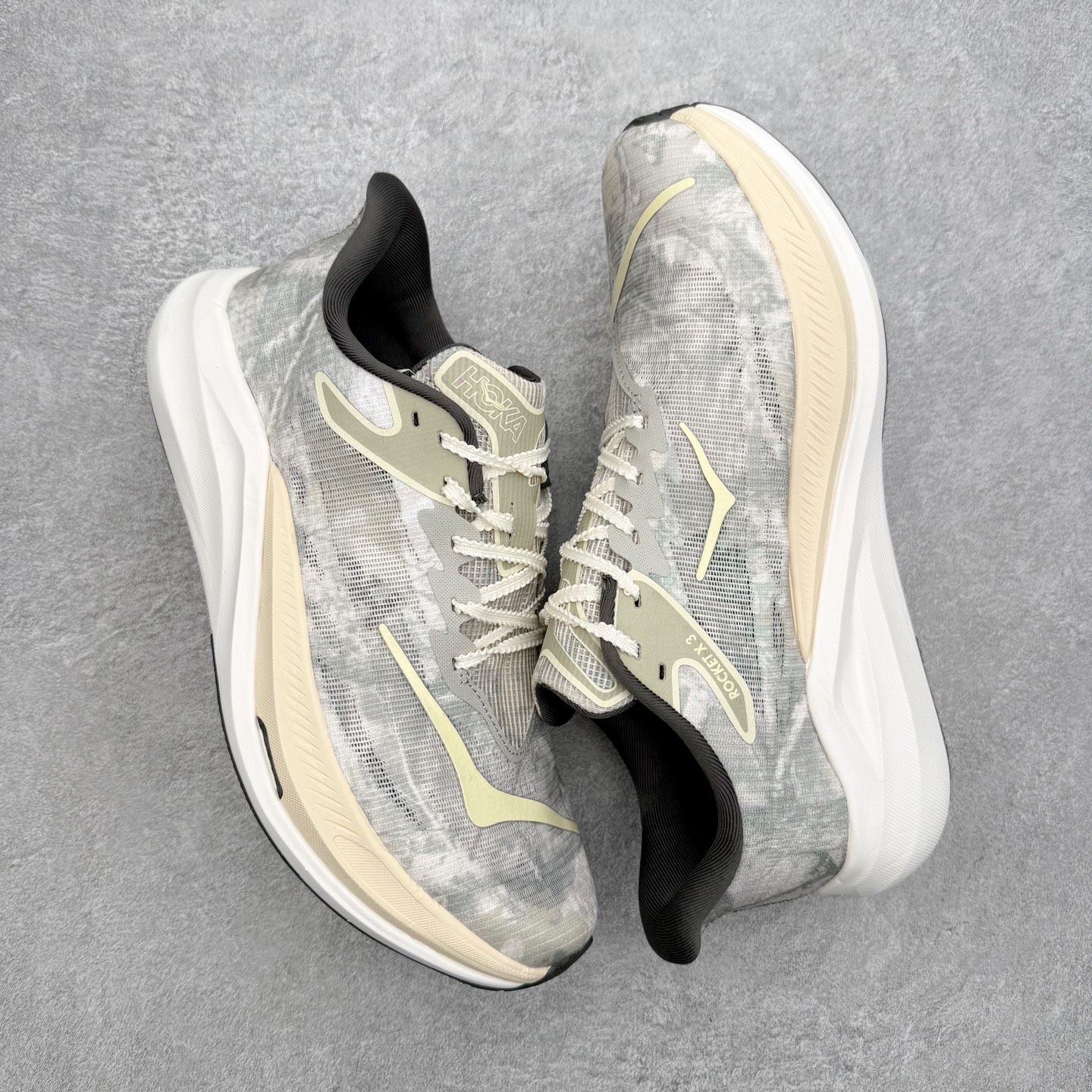 HOKA ONE ONE × John Elliott Rocket X 3 舒适贴合跑步鞋 男女同款 