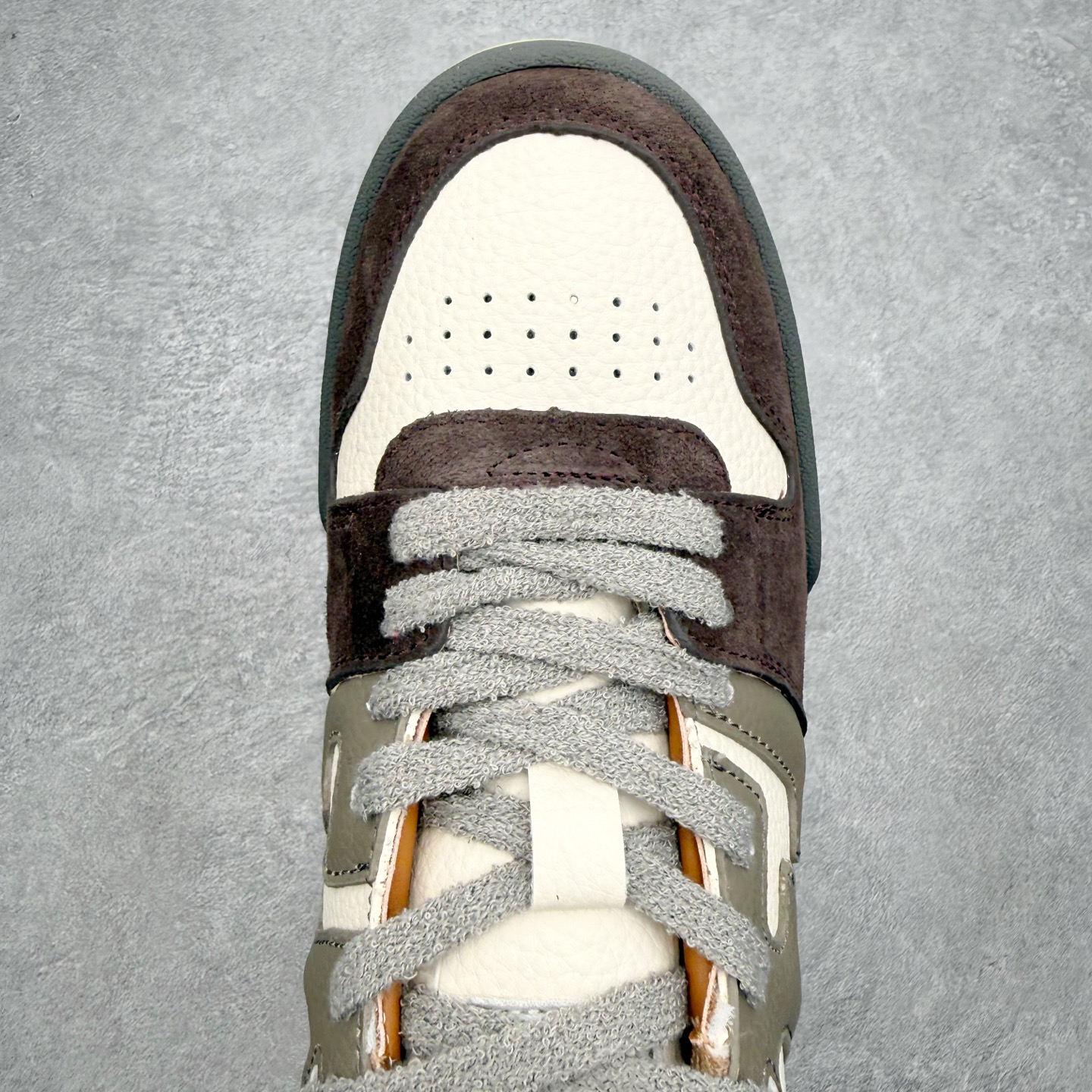 ＃TG FENDI 芬迪 Match sneaters低帮运动鞋 独家定制 选用优质材料，精细制作。经典