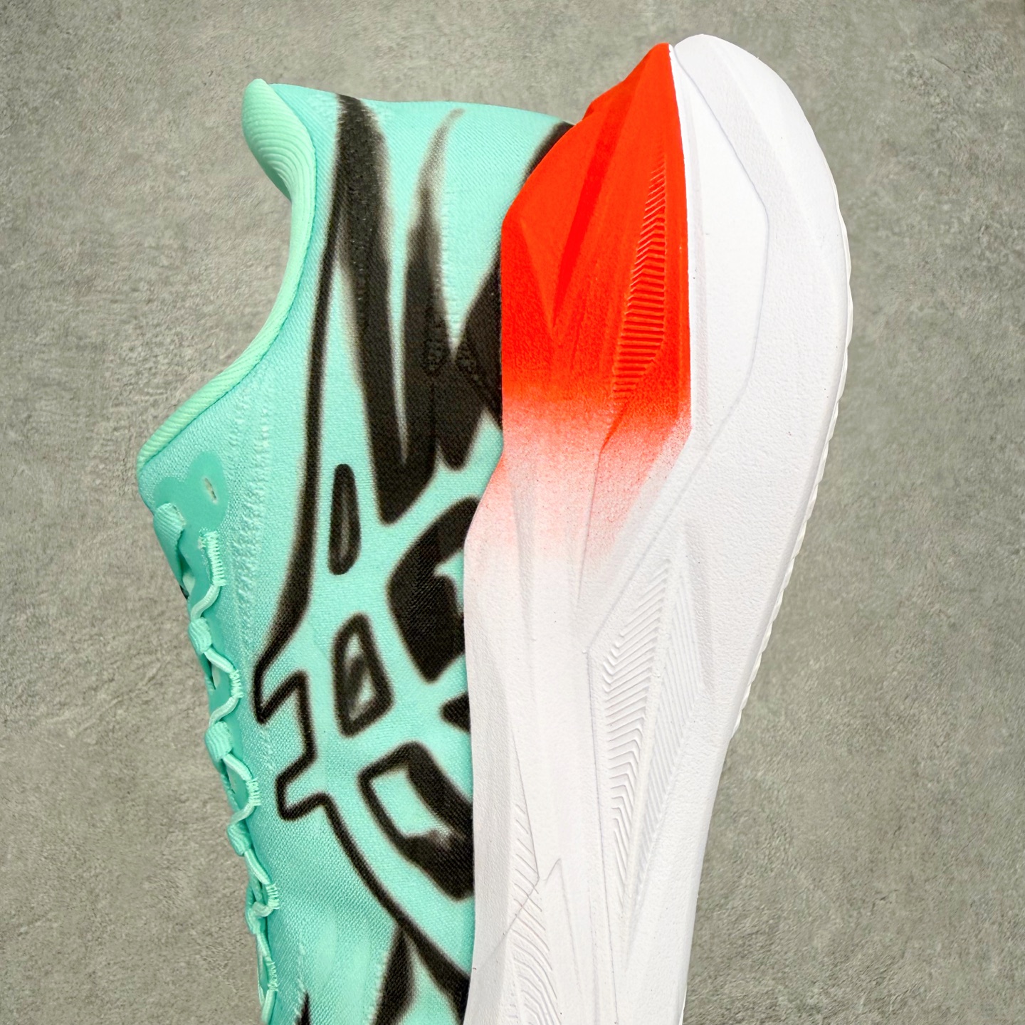 ＃XN ASICS NOVABLAST 5 舒适百搭低帮马拉松训练竞速跑步鞋 ASICS（亚瑟士）是日本