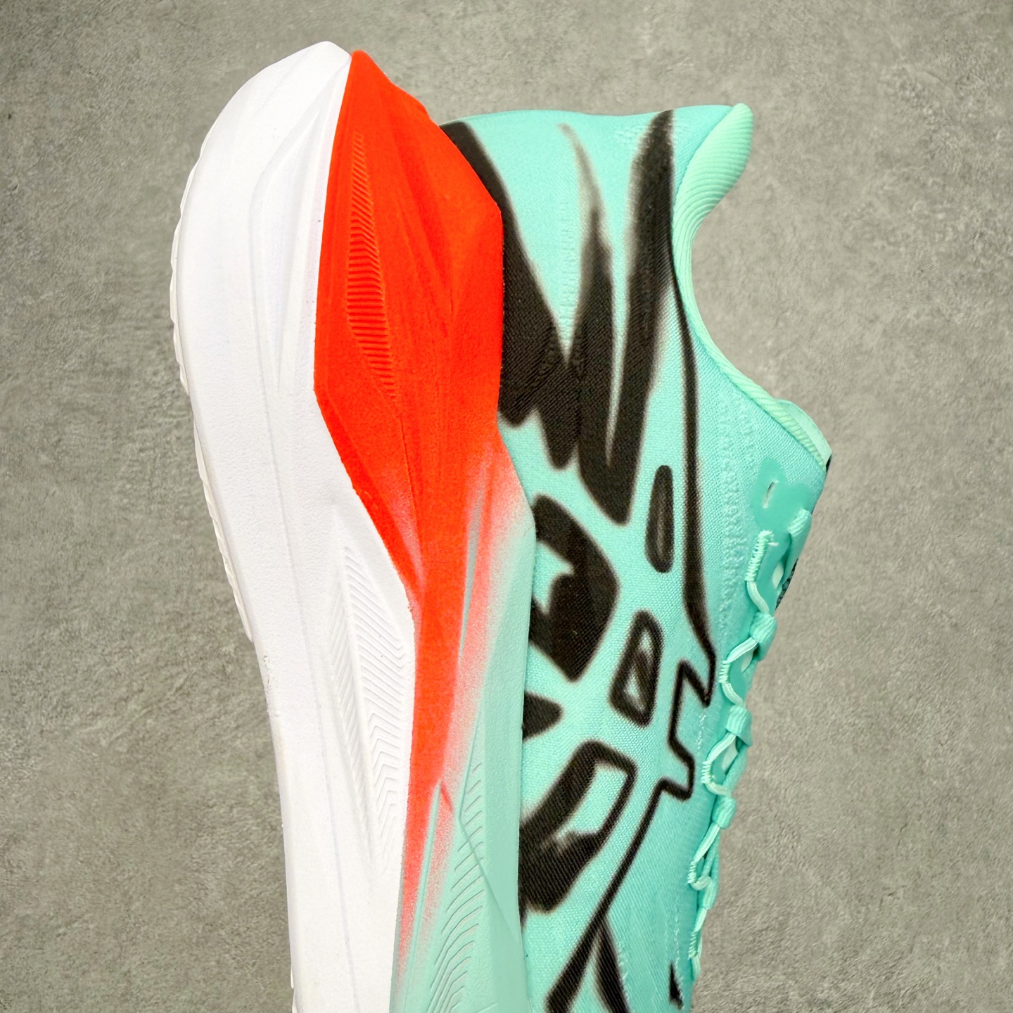 ＃XN ASICS NOVABLAST 5 舒适百搭低帮马拉松训练竞速跑步鞋 ASICS（亚瑟士）是日本