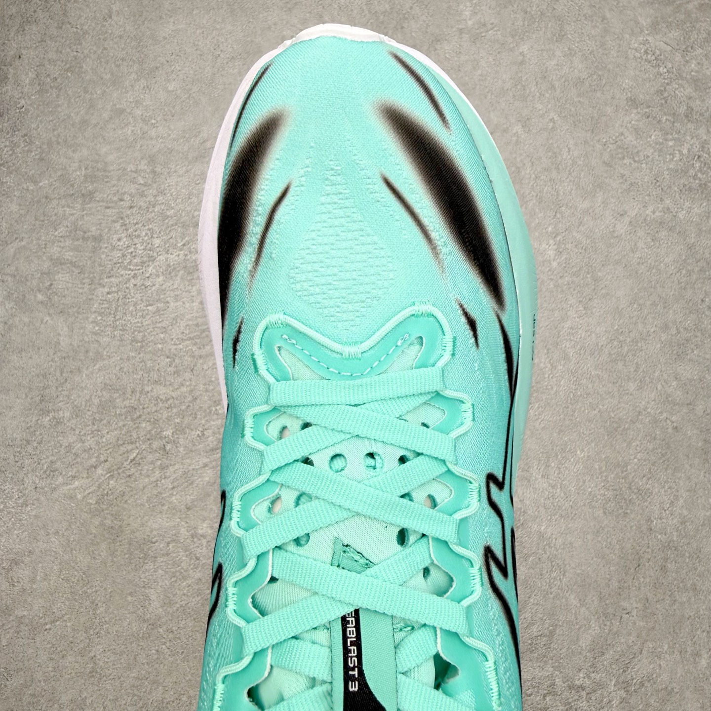 ＃XN ASICS NOVABLAST 5 舒适百搭低帮马拉松训练竞速跑步鞋 ASICS（亚瑟士）是日本