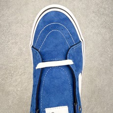 Vans Sk8-Low PROANTIHERO 合作款 专业滑板鞋面采用高饱和度克莱因宝蓝色麂皮拼接帆 Vans Sk8-Low PROANTIHERO 合作款 专业滑板鞋面采用高饱和度克莱因宝蓝色麂皮拼接帆