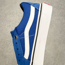 Vans Sk8-Low PROANTIHERO 合作款 专业滑板鞋面采用高饱和度克莱因宝蓝色麂皮拼接帆 Vans Sk8-Low PROANTIHERO 合作款 专业滑板鞋面采用高饱和度克莱因宝蓝色麂皮拼接帆