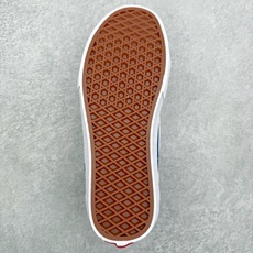 Vans Sk8-Low PROANTIHERO 合作款 专业滑板鞋面采用高饱和度克莱因宝蓝色麂皮拼接帆 Vans Sk8-Low PROANTIHERO 合作款 专业滑板鞋面采用高饱和度克莱因宝蓝色麂皮拼接帆