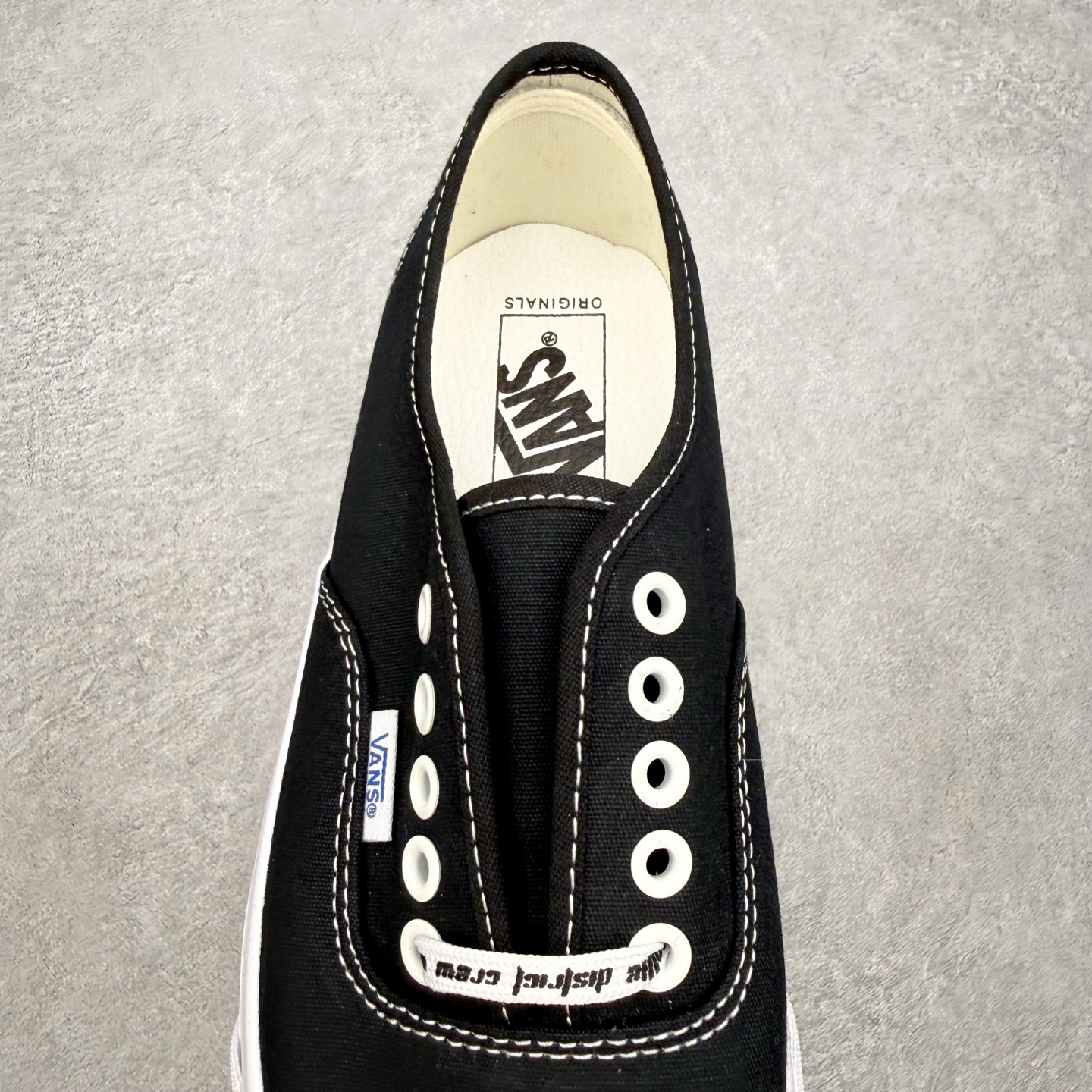 Vans Authentic Vault Og 黑白高端支线以更加复古的版型推出了全新的Original