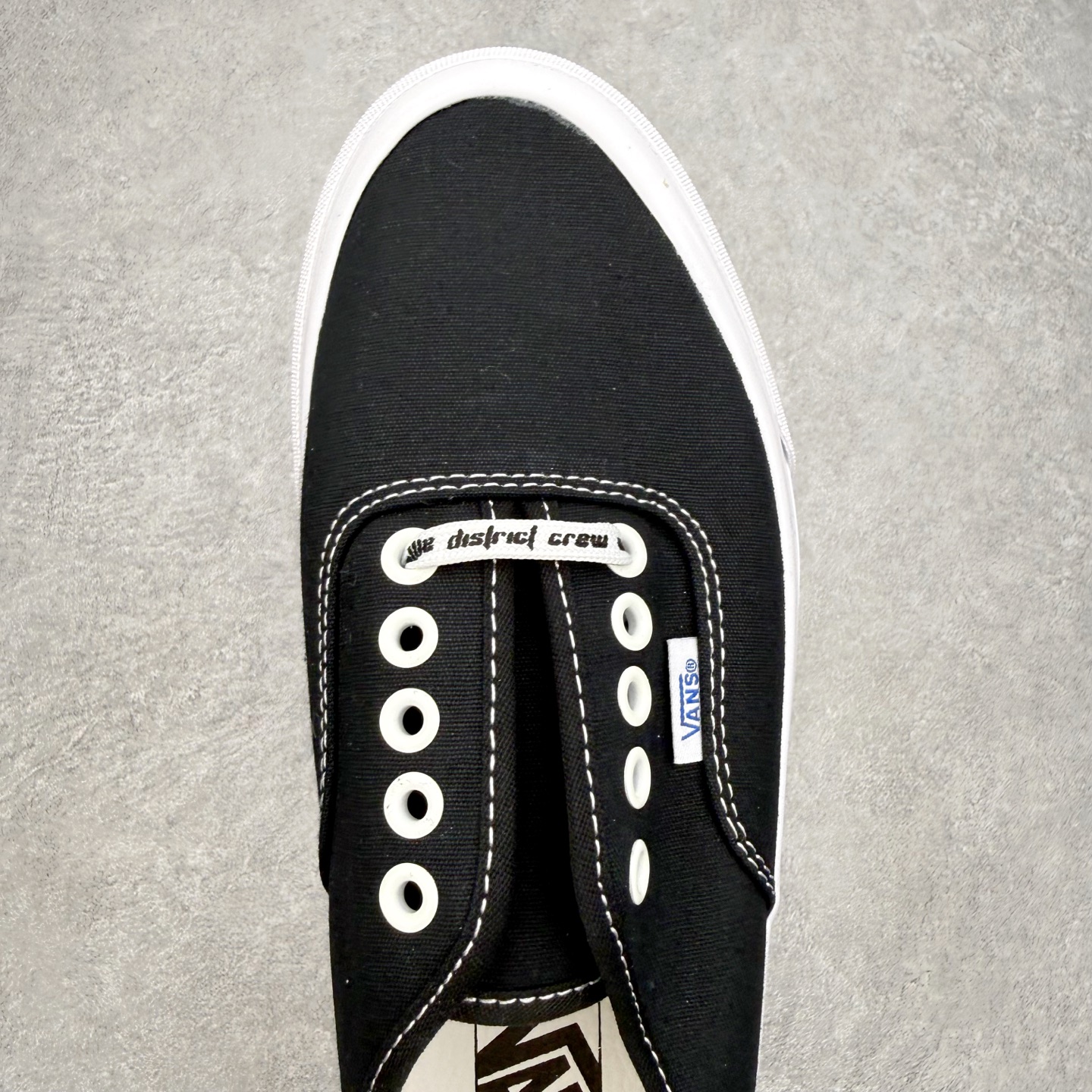 Vans Authentic Vault Og 黑白高端支线以更加复古的版型推出了全新的Original
