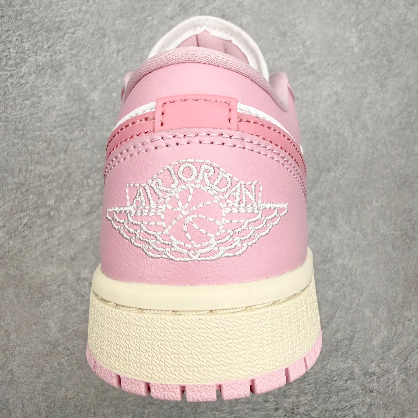 ＃DT纯原 Air Jordan AJ1 Low 低帮 粉白 DC0774-607 终端优势供应 市面中