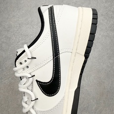 #YC纯原 NK Dunk Low 旷野之息 GB0418-172 当经典的轮廓褪去浮华,鞋身大面积采用 #YC纯原 NK Dunk Low 旷野之息 GB0418-172 当经典的轮廓褪去浮华,鞋身大面积采用