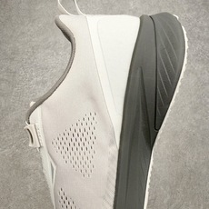 迪桑特DESCENTE Running EASE AIR WIRE缓震透气轻便 跑步鞋 男款 DESCE 迪桑特DESCENTE Running EASE AIR WIRE缓震透气轻便 跑步鞋 男款 DESCE