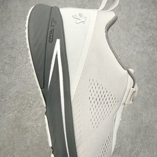 迪桑特DESCENTE Running EASE AIR WIRE缓震透气轻便 跑步鞋 男款 DESCE 迪桑特DESCENTE Running EASE AIR WIRE缓震透气轻便 跑步鞋 男款 DESCE