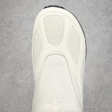 迪桑特DESCENTE Running EASE AIR WIRE缓震透气轻便 跑步鞋 男款 DESCE 迪桑特DESCENTE Running EASE AIR WIRE缓震透气轻便 跑步鞋 男款 DESCE