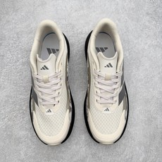 AD Hyperboost Edge 爆米花缓震舒适贴合跑步鞋 在 BOOST 之前冠以了 “HYPER AD Hyperboost Edge 爆米花缓震舒适贴合跑步鞋 在 BOOST 之前冠以了 “HYPER