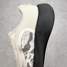 AD Hyperboost Edge 爆米花缓震舒适贴合跑步鞋 在 BOOST 之前冠以了 “HYPER AD Hyperboost Edge 爆米花缓震舒适贴合跑步鞋 在 BOOST 之前冠以了 “HYPER
