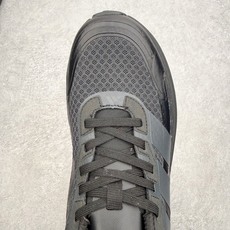 AD Hyperboost Edge 爆米花缓震舒适贴合跑步鞋 在 BOOST 之前冠以了 “HYPER AD Hyperboost Edge 爆米花缓震舒适贴合跑步鞋 在 BOOST 之前冠以了 “HYPER