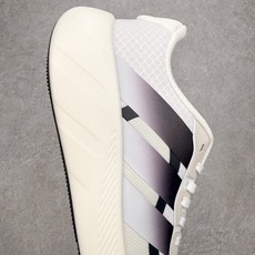 AD Hyperboost Edge 爆米花缓震舒适贴合跑步鞋 在 BOOST 之前冠以了 “HYPER AD Hyperboost Edge 爆米花缓震舒适贴合跑步鞋 在 BOOST 之前冠以了 “HYPER