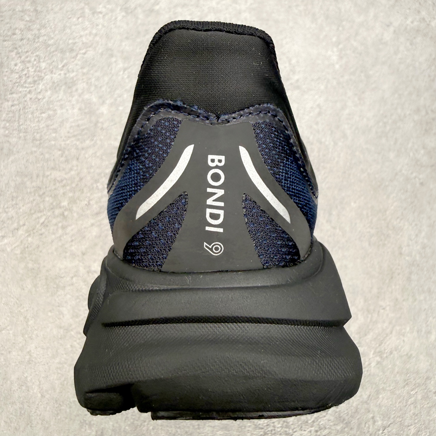 HOKA ONE ONE Bondi 9 WIDE 邦迪九代舒适防滑耐磨低帮休闲跑步鞋 HOKA ONE