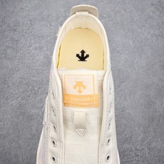 DESCENTE Chron 迪桑特复古拼接 舒适百搭 耐磨低帮生活休闲鞋 是一款集复古与现代于一体的低 DESCENTE Chron 迪桑特复古拼接 舒适百搭 耐磨低帮生活休闲鞋 是一款集复古与现代于一体的低