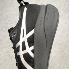 ASICS GEL-KAYANO 33 舒适贴合透气支撑回弹跑步鞋 ASICS(亚瑟士)是日本实业家鬼冢 ASICS GEL-KAYANO 33 舒适贴合透气支撑回弹跑步鞋 ASICS(亚瑟士)是日本实业家鬼冢