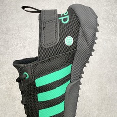 AD Terrex CC Boat 运动溯溪鞋户外涉水鞋 在夏日保持舒爽 采用舒适网材鞋面 MD大底 旨 AD Terrex CC Boat 运动溯溪鞋户外涉水鞋 在夏日保持舒爽 采用舒适网材鞋面 MD大底 旨